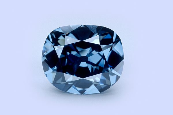 Blue Hope viên kim cương bị nguyền rủa